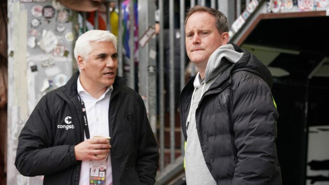 Verteidigen St. Paulis Kaderplanung: Sportchef Andreas Bornemann (l) und Präsident Oke Göttlich.