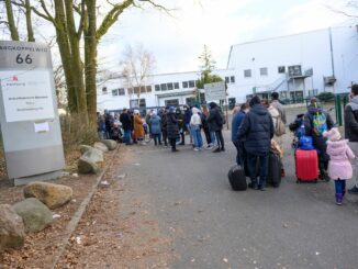 Hamburgs Finanzsenator Andreas Dressel (SPD) hält die Verteilung der Flüchtlinge auf die Bundesländer für ungerecht. (Symbolbild)