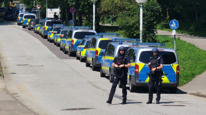 Ein falsch installierter Amok-Melder sorgte im Juni für einen Großeinsatz der Polizei. (Archivbild)