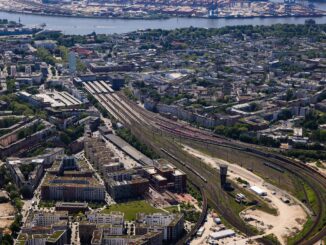 Zwischen Altona und Hamburg-Langenfelde behindert ein Oberleitungsschaden den Bahnverkehr. (Archivbild)