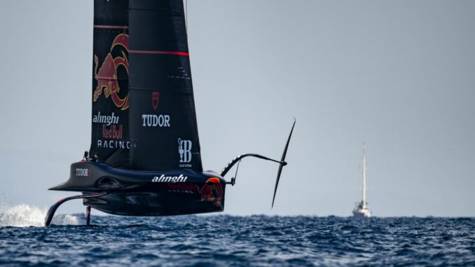 Das Schweizer Team Alinghi Red Bull Racing ist im Halbfinale der  Herausforderer-Runde zum America's Cup Außenseiter.