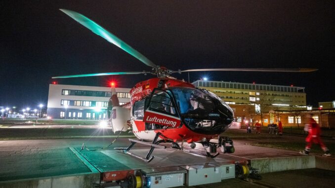 Teenager bei Wildunfall schwer verletzt - Rettungshubschrauber im Einsatz