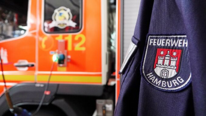 Die Feuerwehr war mit zahlreichen Einsatzkräften vor Ort. (Symbolbild)