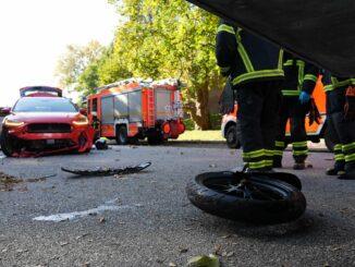 Der 19-jährige Motorradfahrer wurde schwer verletzt.