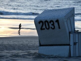 In der Nebensaison auf Sylt sind die Kurabgaben für Urlauber ab 18 Jahren niedriger als in der Hauptsaison.