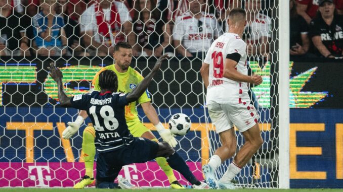 Nach überstandener Verletzung kehrt Daniel Heuer Fernandes ins HSV-Tor zurück.