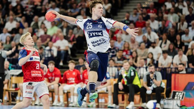 Lukas Jörgensen und die SG Flensburg-Handewitt sind erfolgreich in die Gruppenphase der European League gestartet.