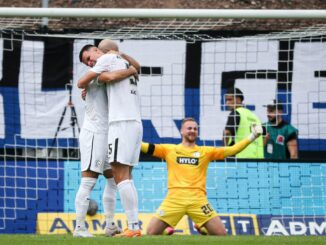 So jubelten die Spieler der SV Elversberg vor einem Jahr über ihren Sieg gegen den Hamburger SV.