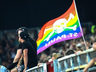 Ein Fan-Netzwerk des FC St. Pauli ruft dazu auf, beim Heimspiel gegen Wolfsburg Regenbogenfarben zu tragen.