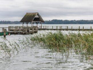 Etwa 40 Meter unter dem Meeresspiegel liegt der tiefste Punkt des Sees. (Archivbild)