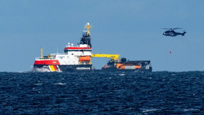 Mit 640 Tonnen Schweröl an Bord ist der Tanker «Annika» vor Heiligendamm in Brand geraten.