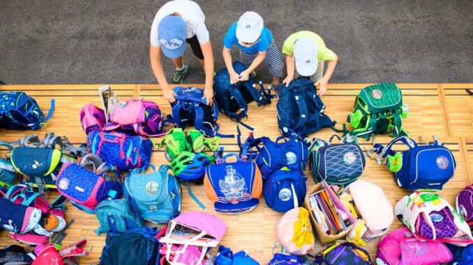 Für die Ganztagsbetreuung in Grundschulen brauchen die Kommunen Geld. (Archivbild)