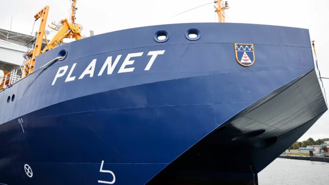 Am Dienstagvormittag ist das Forschungsschiff «Planet» am Marinestützpunkt Eckernförde zur Nato-Unterstützungsmission ausgelaufen.