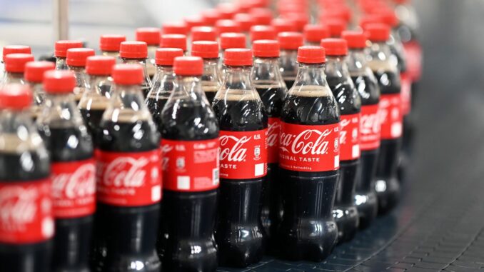 Coca-Cola schließt in Deutschland fünf Standorte.