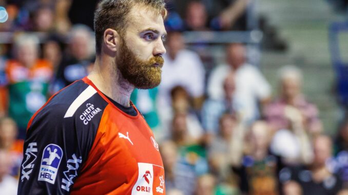 Andreas Wolff und der THW Kiel siegten erneut beim HSV Hamburg.