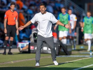 Trainer Marcel Rapp steht mit Holstein Kiel vor einer der schwersten Saisonaufgaben.