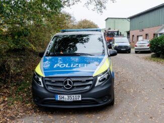 Polizeikräfte sperrten den Fundort am Mittwoch ab.