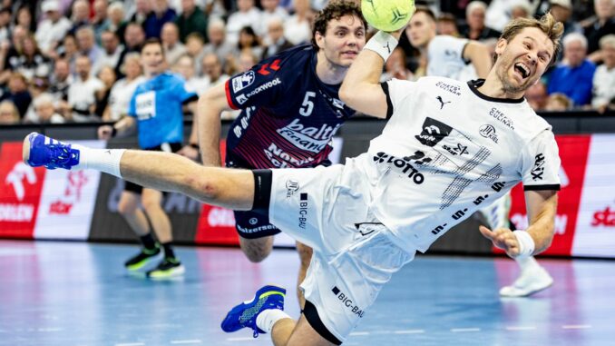 Petter Överby und der THW Kiel ziehen als Gruppensieger in die Hauptrunde der European League ein.