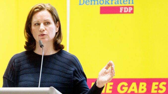 Hamburgs FDP-Chefin kritisiert den Umgang der Parteiführung mit dem bekanntgewordenen Schreiben zum Ampel-Ausstieg. (Archivbild) 