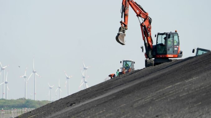 Fit für den Winter: Die Deichbaustellen in Schleswig-Holstein (Archivbild)