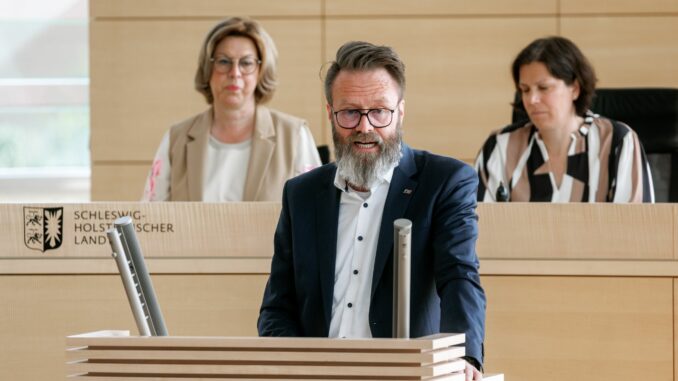 Claus Ruhe Madsen spricht sich für den Erhalt von FSG und Nobiskrug aus. (Archivbild)