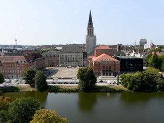 Unfälle beim Rückwärtsfahren an Parkplatzausfahren sollen in Kiel reduziert werden.