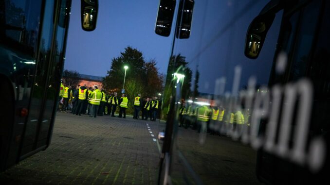 Am Freitag werden erneut Streiks der privaten Busfahrer erwartet. (Archivbild)