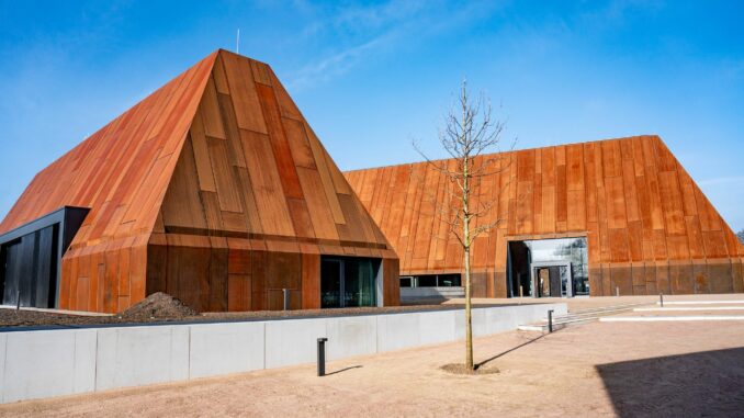 Die Ausstellung im Jahr100Haus rückt traditionelle Baukultur in den Fokus (Archivbild).