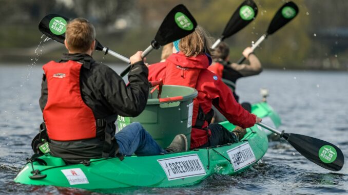 Paddler sammelten mit kostenlosen, grünen Kajaks viel weniger Abfall ein als in früheren Jahren. (Archivbild)