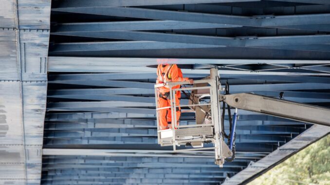 Wegen Bauarbeiten bleibt die A1 an der Norderelbbrücke am Wochenende gesperrt. (Archivfoto)