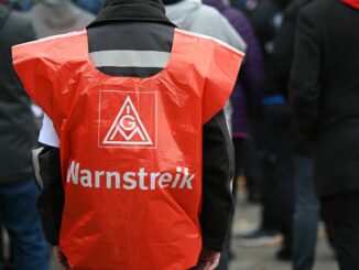 Mit Warnstreiks will die IG Metall im Streik um höhere Gehälter Druck machen.