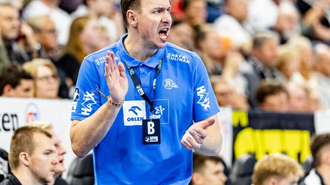 Trainer Filip Jicha und der THW Kiel bleiben in der European League weiter ohne Niederlage.