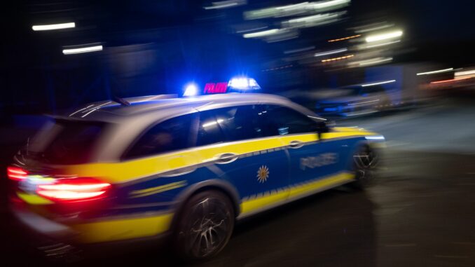 Der Mann, der einen Rettungswagen gestohlen hatte, wurde in ein Krankenhaus eingewiesen. (Symbolbild).