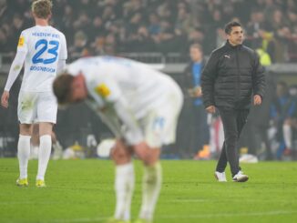 Jobgarantie für Kiel-Trainer Marcel Rapp (r).