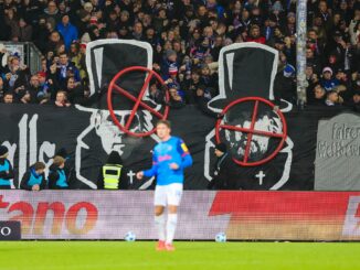 Die geschmacklosen Fanplakate könnten wir Holstein Kiel noch Konsequenzen haben.