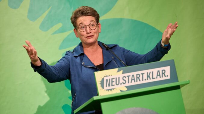 Anke Erdmann schwört Ihren Landesverband auf den Bundestagswahlkampf ein.