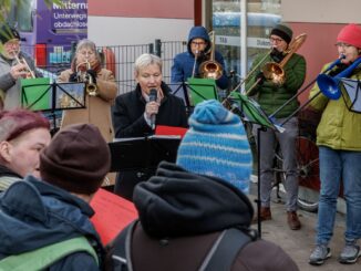 Bischöfin Kirsten Fehrs hat an Heiligabend eine Obdachlosenhilfe in Hamburg besucht.