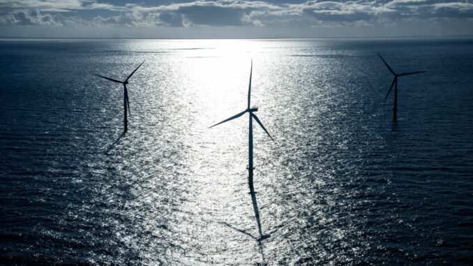 Mit Inbetriebnahme soll der Windpark Riffgrund 3 der bislang größte deutsche Offshore-Windpark werden. (Symbolbild)