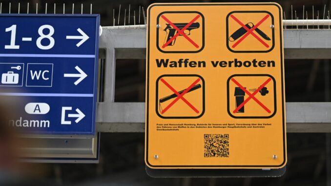 Die Behörden wollen bei der Bekämpfung von Gewaltkriminalität im Nahverkehr enger zusammenarbeiten. (Symbolbild)