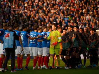 Aufsteiger gegen Rekordmeister: Holstein Kiel fordert den FC Bayern München heraus.