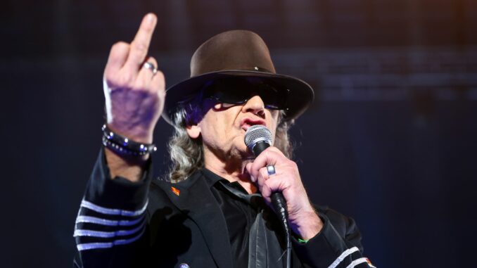 Panikrocker Udo Lindenberg hat zum Widerstand gegen Rechtsextremismus aufgerufen. (Archivbild)