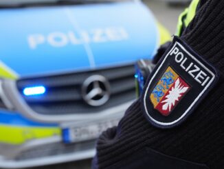 Nach dem Tod eines Mannes in Wedel ermittelt die Polizei zu den Hintergründen. (Symbolbild)