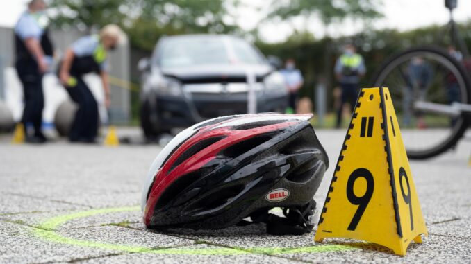 Warum der Radfahrer stürzte, ist noch nicht bekannt (Archivfoto)