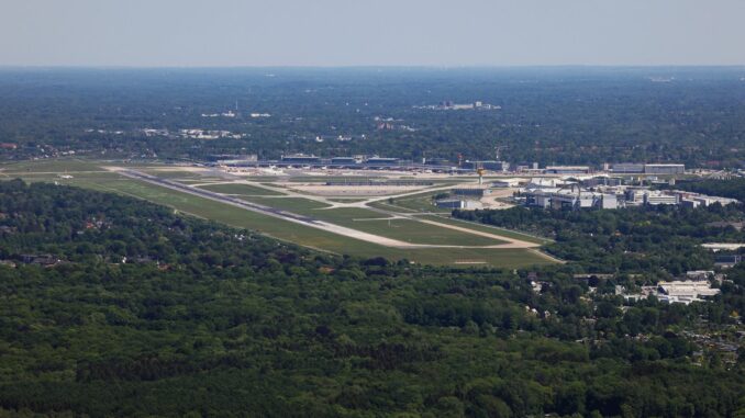 Auf dem Flughafen ist eine Air-France-Maschine mit technischen Problemen gelandet. (Archivbild)