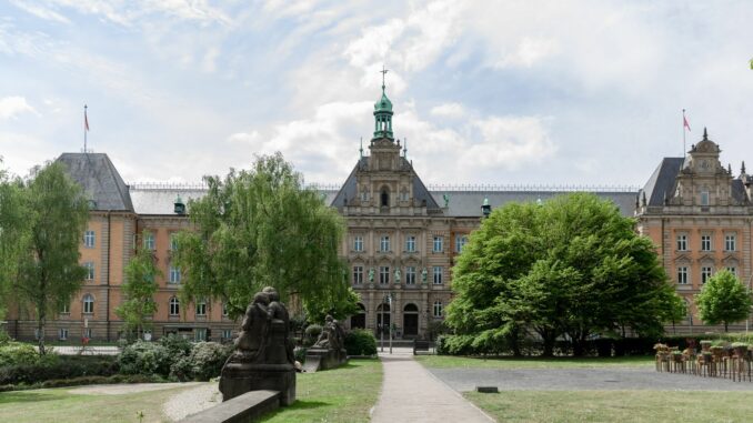 Im Hamburger Ziviljustizgebäude sitzt auch das Amtsgericht-Mitte. (Archivbild) 