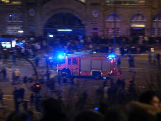 In Hamburg-Sasel brannte in der Silvesternacht ein Einfamilienhaus. (Symbolbild)