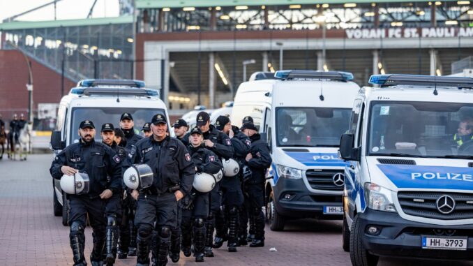 FC St. Pauli sieht viele offene Fragen nach dem Polizeikosten-Urteil.