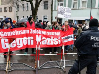 In Hamburg gibt es Proteste gegen einen Auftritt von AfD-Chef Chrupalla.