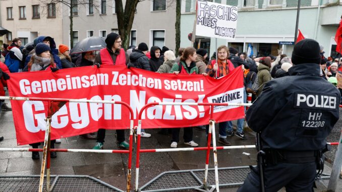 In Hamburg gibt es Proteste gegen einen Auftritt von AfD-Chef Chrupalla.