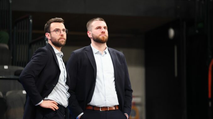 Trainer Benka Barloschky (l) und Co-Trainer Stanley Witt erleiden die nächste Schlappe mit den Towers.